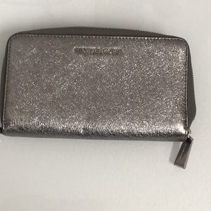 Michael kors wallet/phone holder